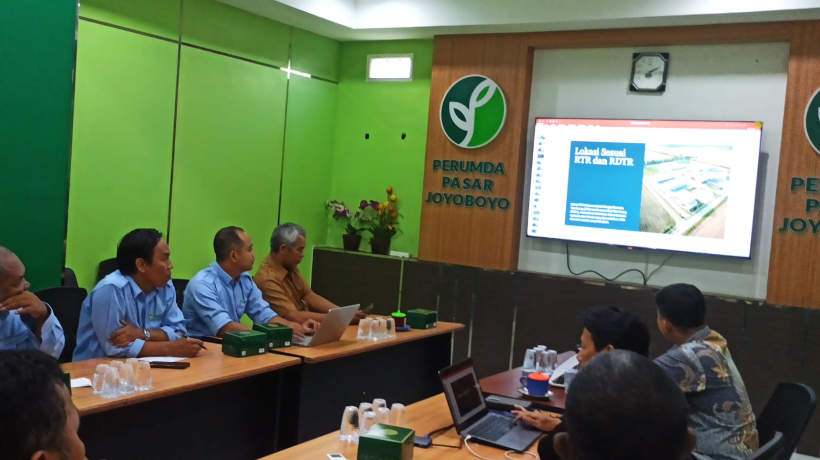 Dorong Sertifikasi RPU, Halal Center UIN Syekh Wasil Gelar Forum Group Discussion (FGD) dengan Perumda Pasar Kota Kediri
